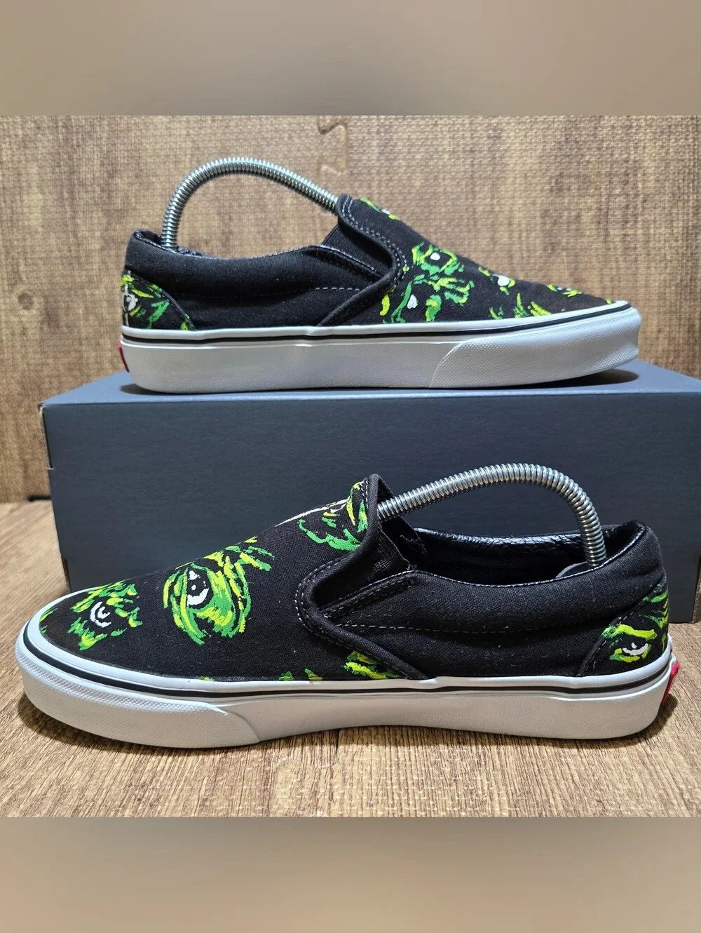 Vans Classic Slip-On Eyes In The Dark with Awesome Glow In The Dark Effect Unise